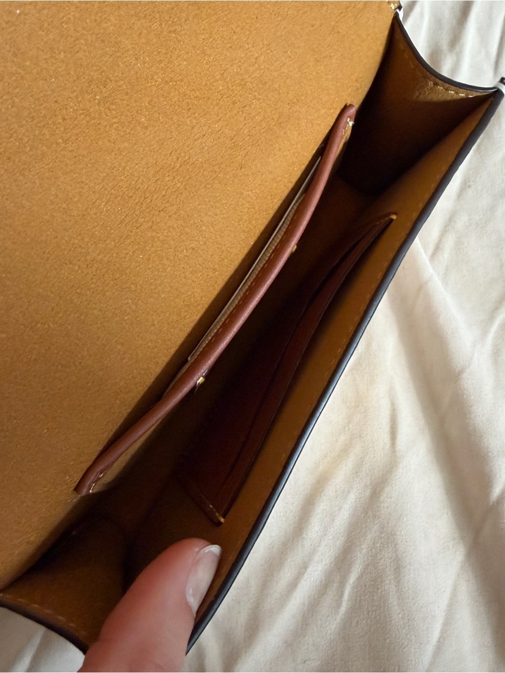 COACH Tabby Crossbody wristlet - Picture 4 of 6